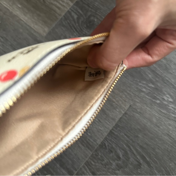 NWOT Coach cherry 🍒 print wristlet mini wallet - Picture 6 of 6